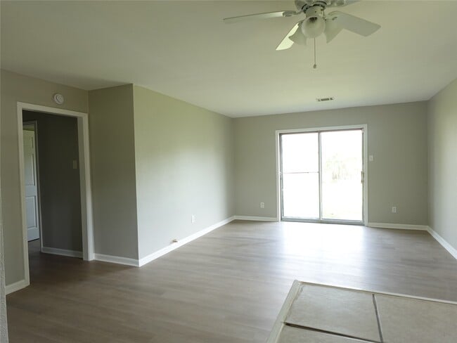 Building Photo - 8033 Ritz St