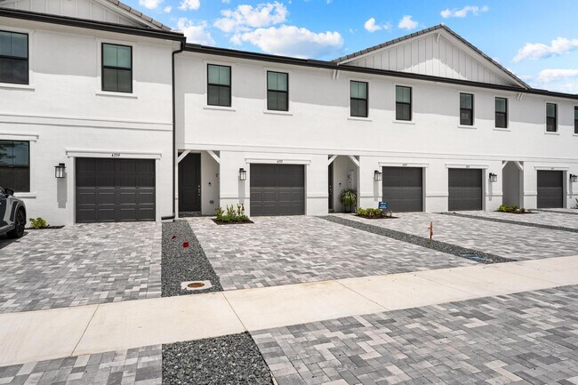 Building Photo - 4333 Efendi Dr