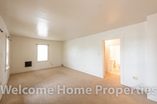 Building Photo - Cozy 2 Bedroom Apartment Close to WWU