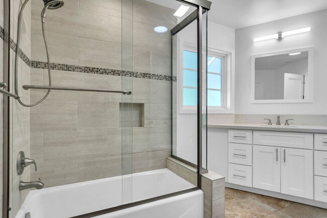 Building Photo - Gorgeous single story home in La Jolla wit...