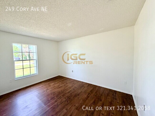 Building Photo - 249 Cory Ave NE