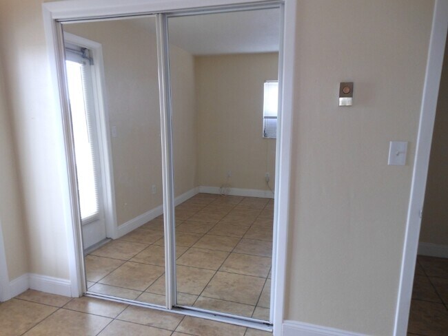 Building Photo - 10629 101st St N