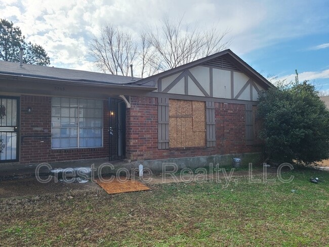 Primary Photo - 5545 Apple Blossom Dr