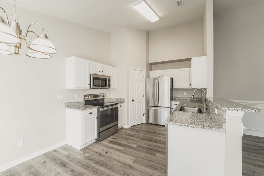 Building Photo - 8224 Fox Swamp Rd