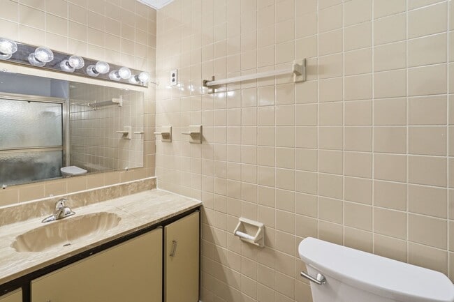 Building Photo - Studio Apartment in Hudson MA | 1 Bath | Easy Move-In