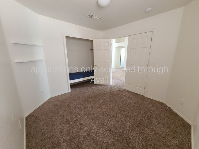 Building Photo - 8680 S Desert Dove Dr