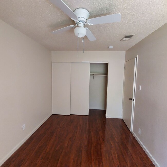 Building Photo - Nice 3 bedroom condo near CSUS.  Available...