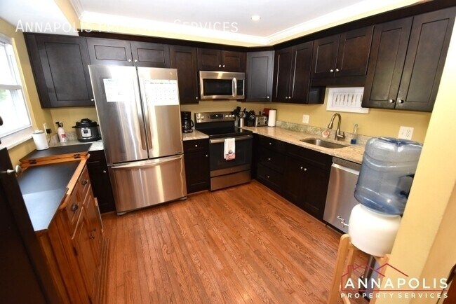 Building Photo - 957 Highpoint Dr