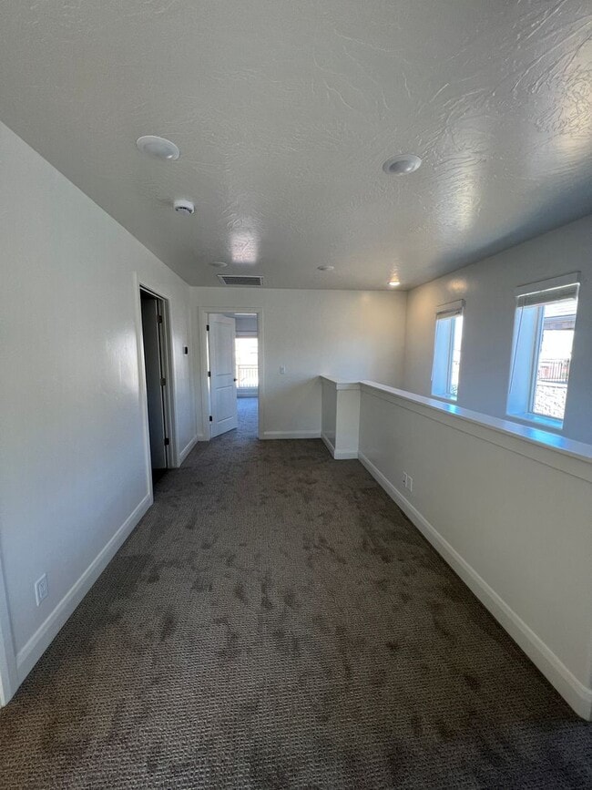 Building Photo - Beautiful 3 bedroom townhome in Ivins!!