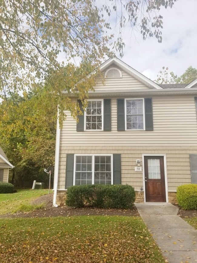 Building Photo - Nice Two Bedroom Townhouse Close to Libert...