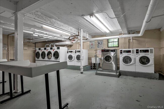 Building Photo - 35-45 81st St