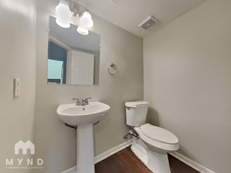 Building Photo - 275 Indian Falls S