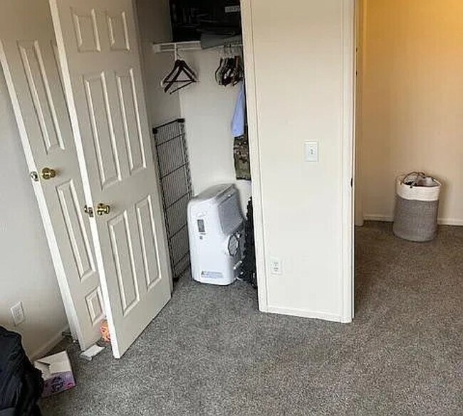 Building Photo - 3 Bed | 2.5 Bath Townhome In School District #2