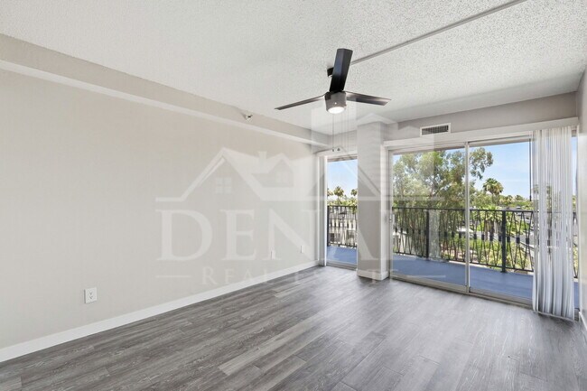 Building Photo - 425 W Paseo Redondo