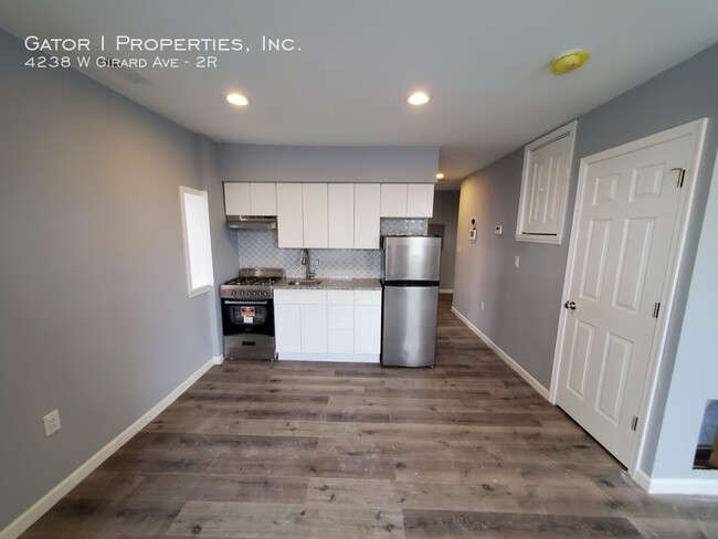 Building Photo - Large 1 Bedroom Apartment For Rent!