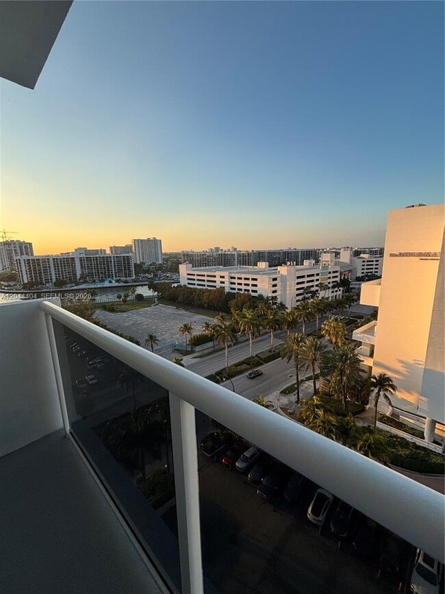 Building Photo - 3725 S Ocean Dr