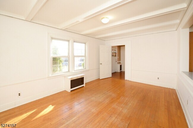 Building Photo - 29 13th Ave