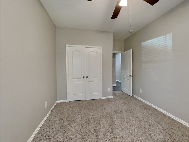 Building Photo - 3007 Lockeridge Village Dr