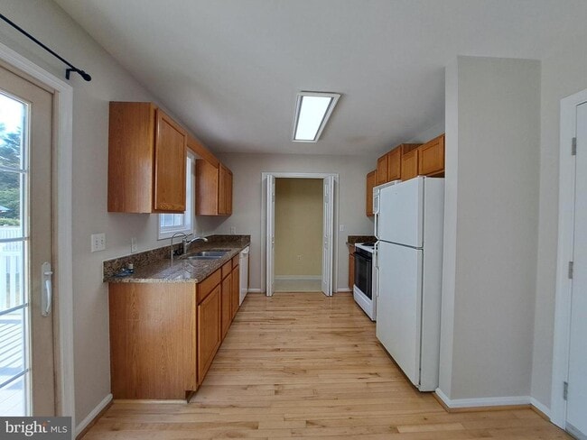 Building Photo - 107 Strawberry Way