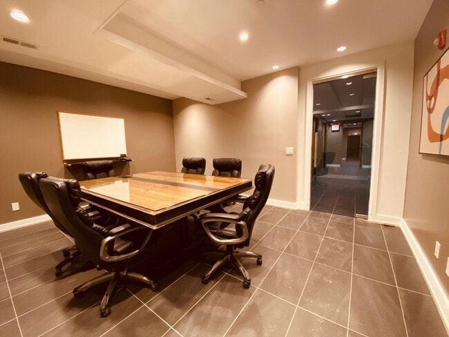 Building Photo - 1210 Chestnut St