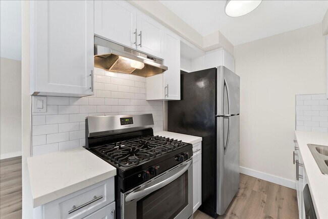 Building Photo - 3504 W Florence Ave