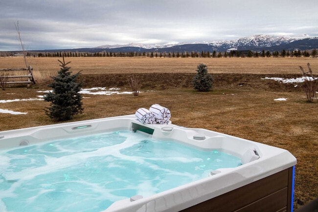 Building Photo - 4535 Roxanne St