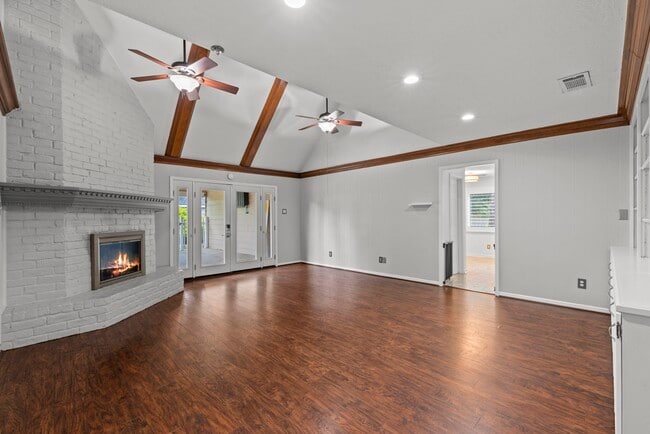 Building Photo - 8318 Everleaf Dr