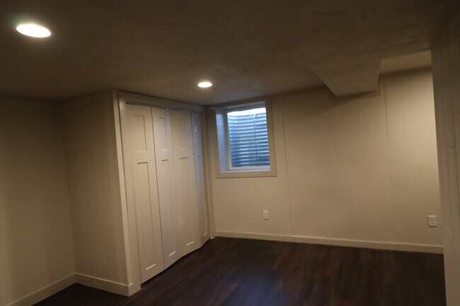 Building Photo - Updated 3-Bed Duplex with 1.5 Baths in Appleton