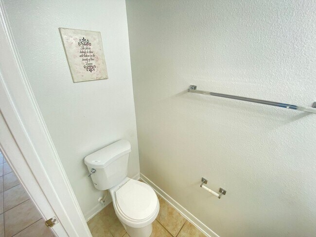 Building Photo - Beautiful 4B/3.5B/2 Car Garage 2-Story Home!