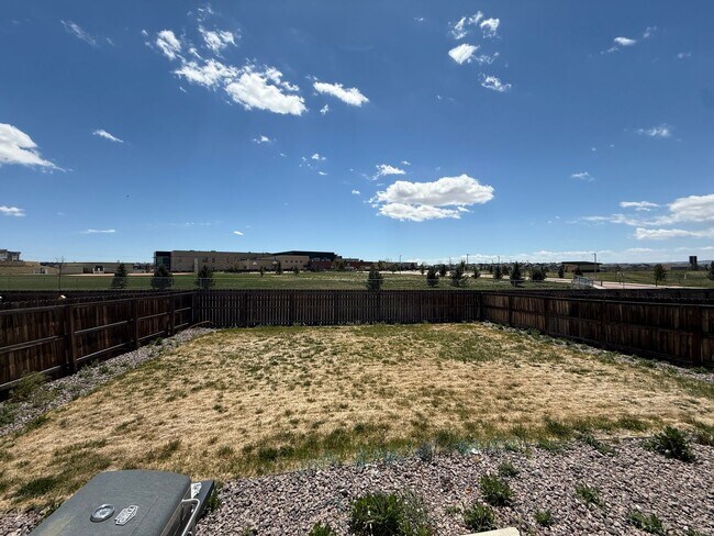 Building Photo - 4 Bed 3 Bath Home Minutes Away from Ft. Carson, Peterson SFB , & Schriever SFB!!
