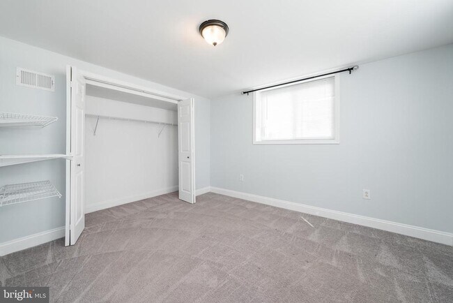 Building Photo - 4305 Oglethorpe St