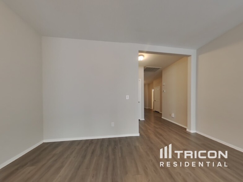 Building Photo - 6267 S 251st Dr