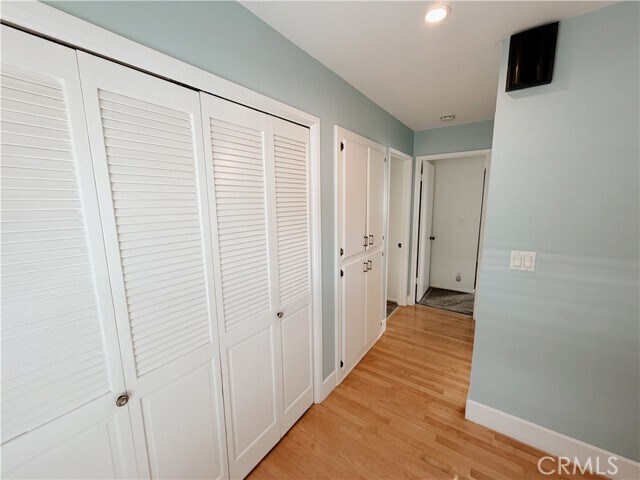 Building Photo - 104 S Francisca Ave
