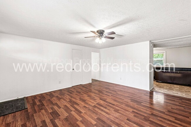Building Photo - 9949 Ellis Dr