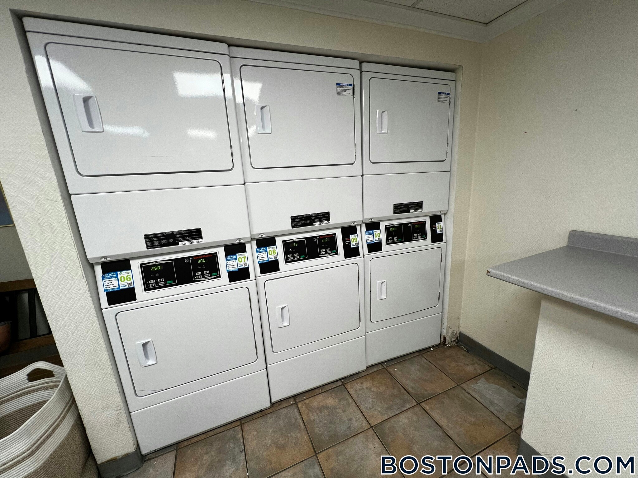 Building Photo - 439 Cambridge St