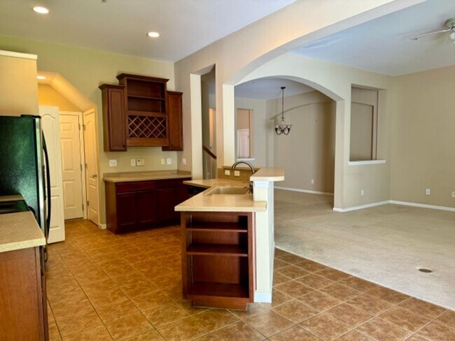 Building Photo - 213 Chateau Pl