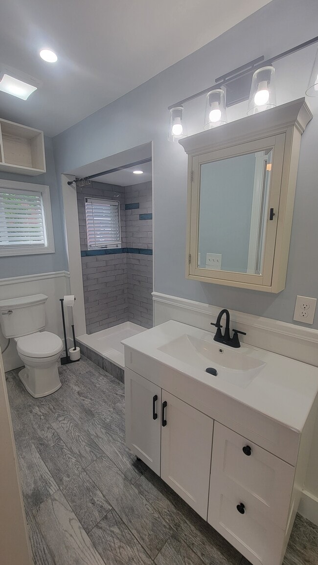 Building Photo - 52 Bolton St