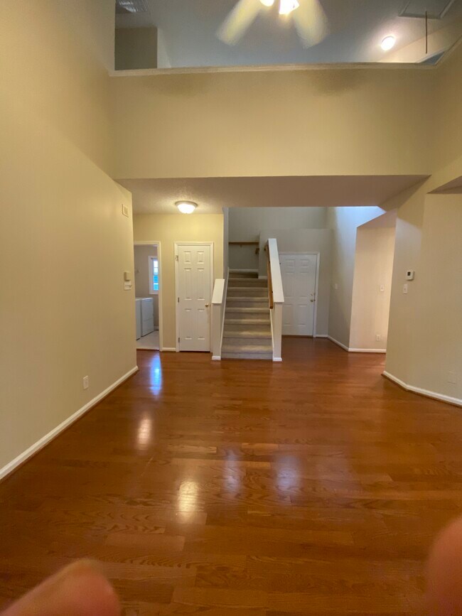 Building Photo - 201 Mint Hill Dr