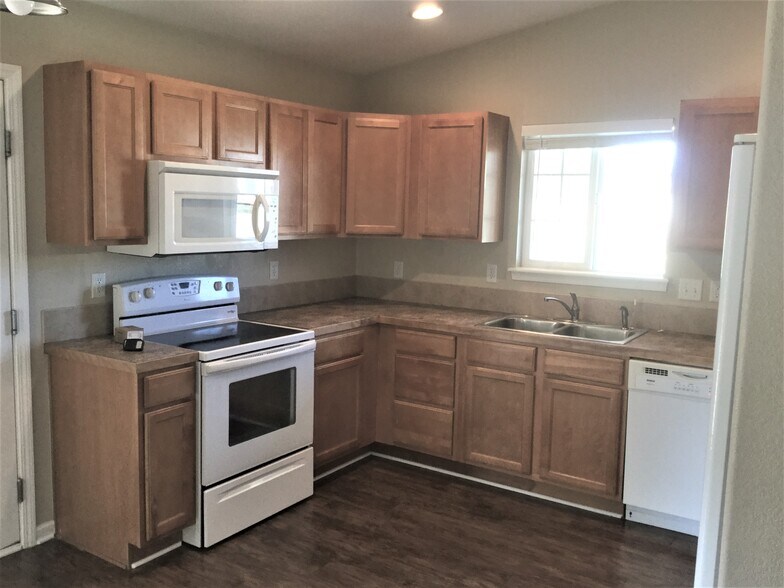 Building Photo - 2922 Swan Point Ct