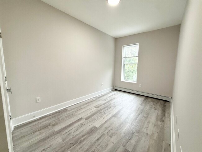 Building Photo - 15 Ruggles St