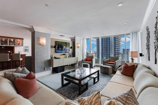 Building Photo - 1 N Fort Lauderdale Beach Blvd