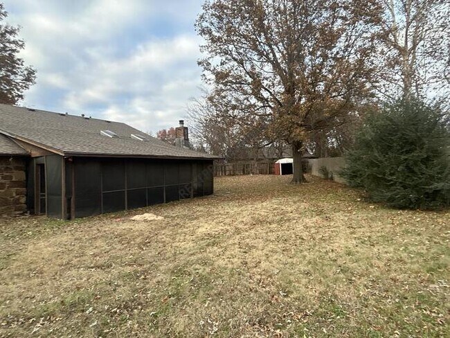 Building Photo - 2003 N 29th St