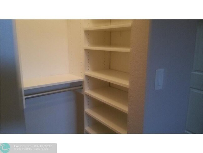 Building Photo - 4944 SW 140th Terrace