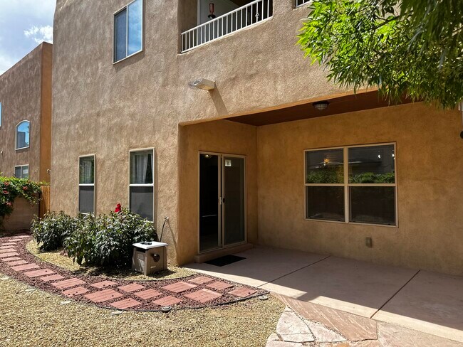 Building Photo - 5856 Ermemin Ave
