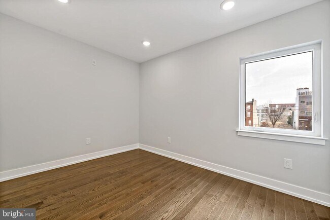 Building Photo - 1530 N Palethorp St