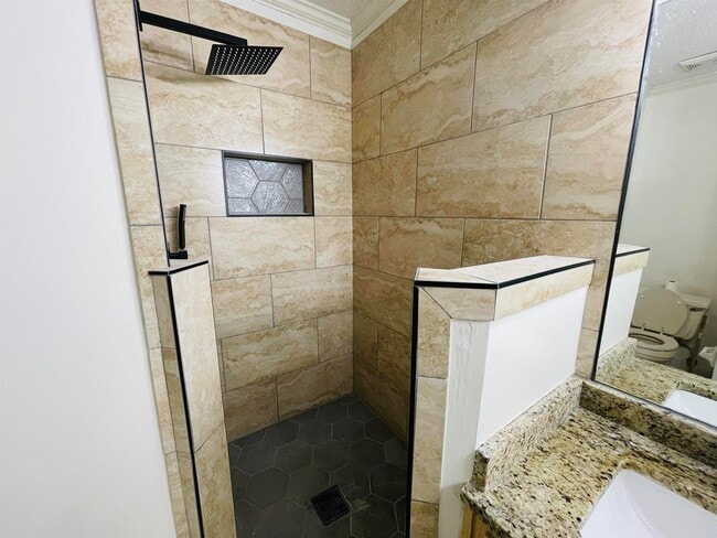 Building Photo - 2256 Lake Springs Ln