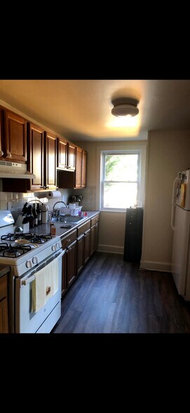 Building Photo - 52 Marlborough Ave