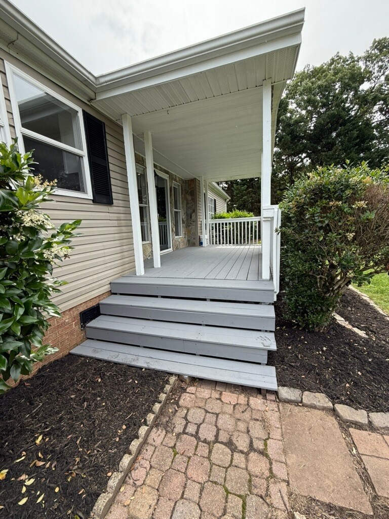 Front Porch - 1489 Kelley Ct