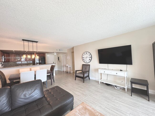 Building Photo - 3800 S Ocean Dr