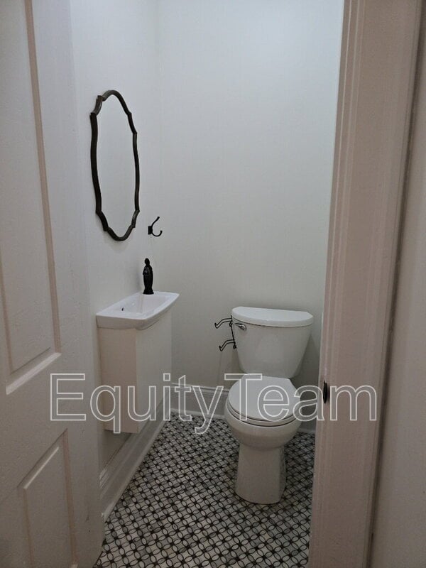 Building Photo - 322 Mulberry St